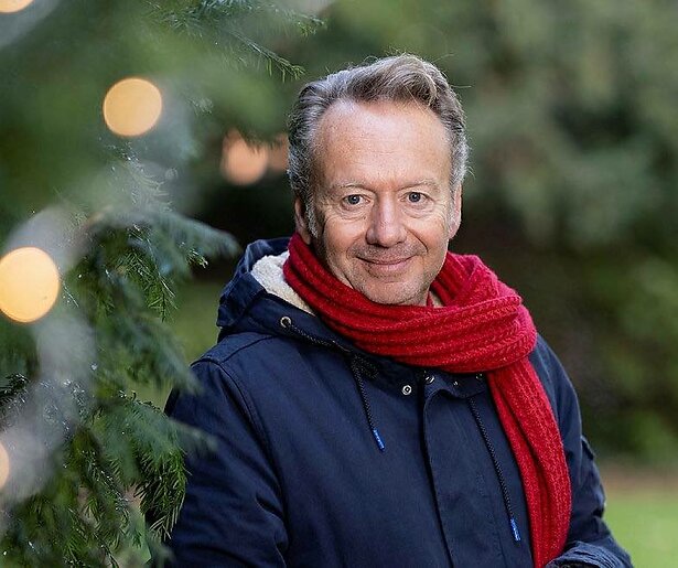 Wil jij iemand in de kerstboom van Joris hangen? Je kan hem of haar nu opgeven