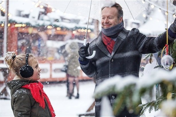 Mooie verhalen over dierbaren in Joris' kerstboom