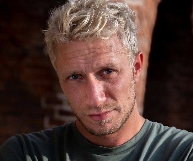 Joshua verdedigt zijn 'beledigende' foto van Renée