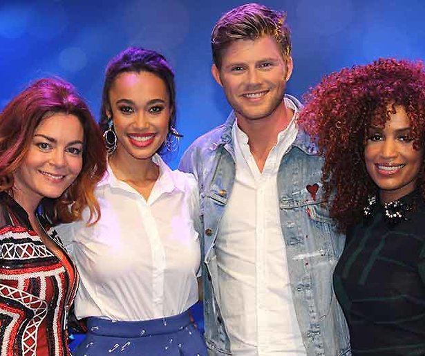 Kim-Lian, Sharon en Tim in vakjury Junior Songfestival