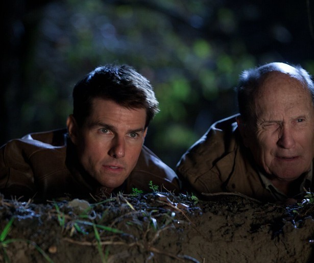 Tom Cruise heeft geen zin om Joseph Sikora te helpen in Jack Reacher