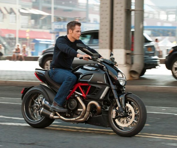 Chris Pine krijgt het aan de stok met de Russen in Jack Ryan: Shadow Recruit