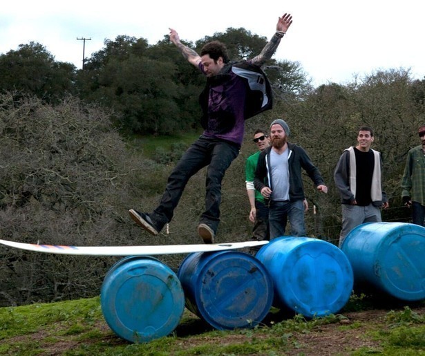 Johnny Knoxville en zijn crew voeren nog veel meer stunts uit in Jackass 3.5 op Comedy Central