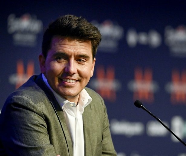 Zanger en presentator Jan Smit ondergaat operatie aan zijn ogen