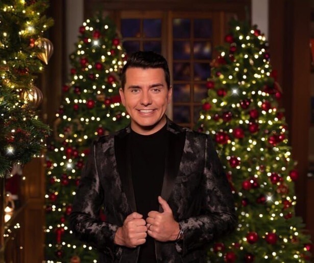 Jan Smit dompelt zich helemaal onder in de kerstsferen in Jan Smit Viert Kerst in Rome