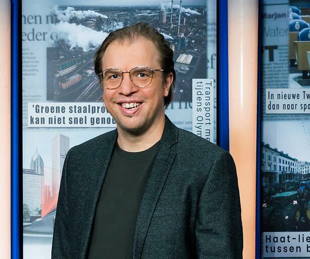 Jan Jaap van der Wal krijgt concurrentie van twee politiek verslaggevers in Dit Was het Nieuws