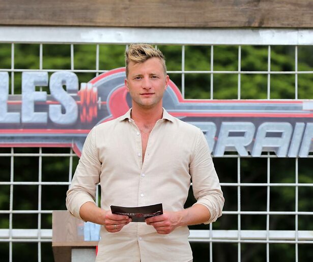 Jan Versteegh van start met de ultieme reality gameshow Muscles & Brains op Net5