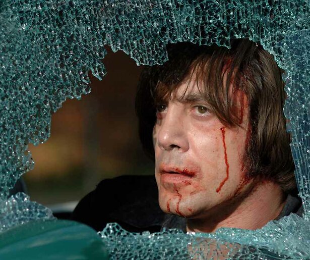 Javier Bardem laat mensen over hun eigen lot beslissen in No Country for Old Men