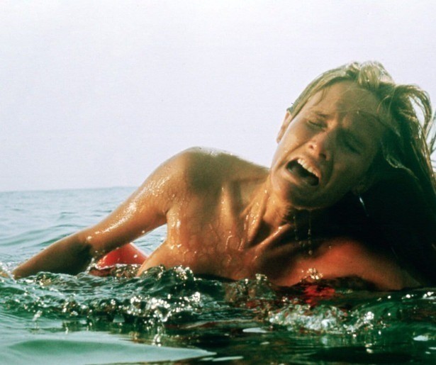 Roy Scheider jaagt op de reuzenhaai in de blockbuster Jaws