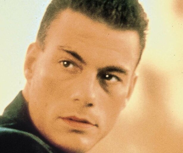 Jean-Claude Van Damme vecht voor een goed doel in Lionheart