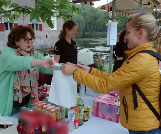 Jeanne Kamerlingh Onnes opent de deuren van kasteel Vosbergen in Liefde voor het Landgoed