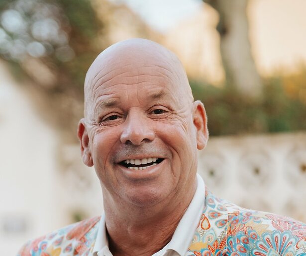 Jean-Paul Soons (59) in B&B Vol Liefde 2025: de spontane gangmaker uit Spanje