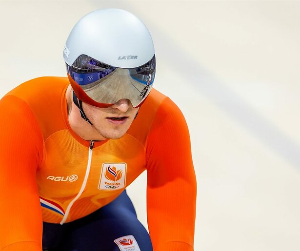 Jeffrey Hoogland aast op revanche op tweede dag van WK Baanwielrennen 2024