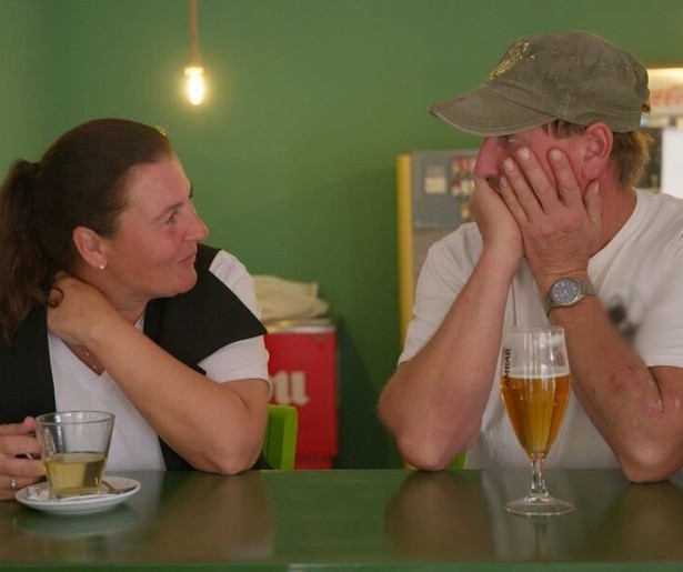 Johan en Janneke klussen erop los in Jelies & Gnodde: Grote Gezinnen Emigreren