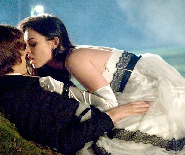 Megan Fox verslindt mannen met huid en haar in Jennifer's Body