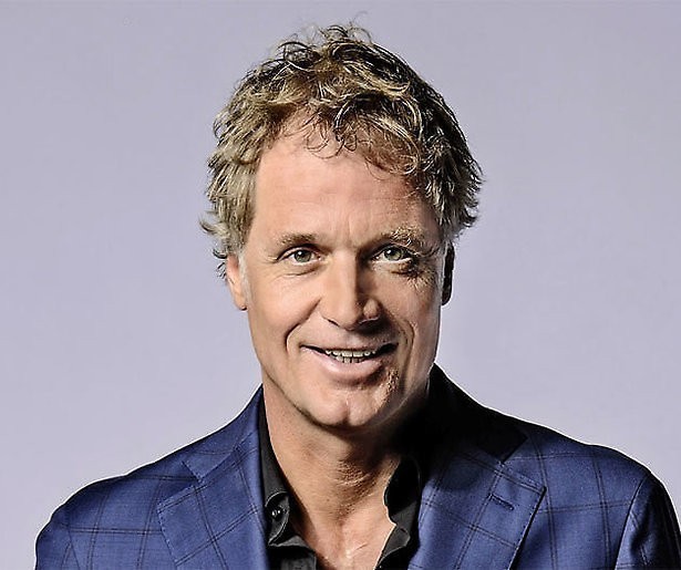 Jeroen Pauw stopt bij Op1 na schrappen zondageditie