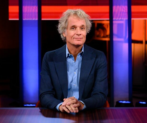 Jeroen Pauw onderzoekt de kloof tussen publiek en politiek