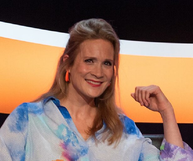 NPO Klassiek-presentatrice Jet Berkhout gaat de strijd aan in De Slimste Mens