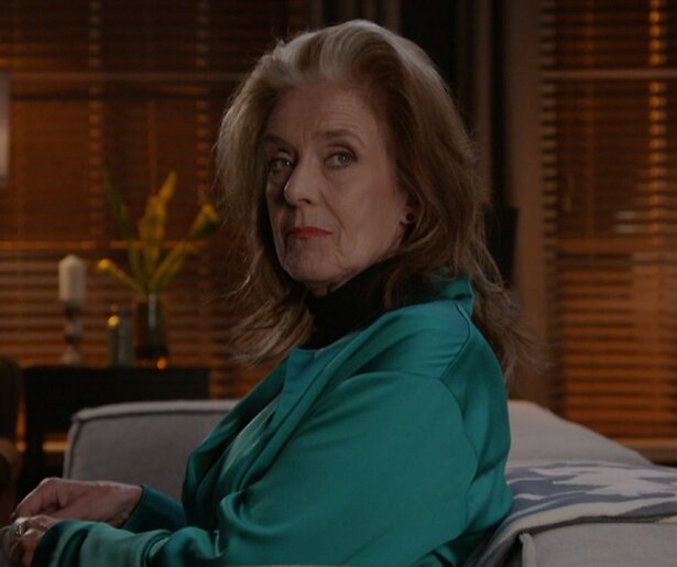 Laura's leven staat op z'n kop in GTST