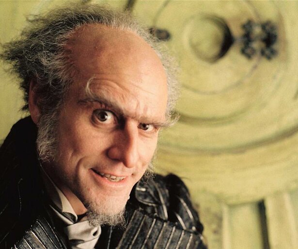 Jim Carrey aast op de erfenis in Lemony Snicket's A Series of Unfortunate Events
