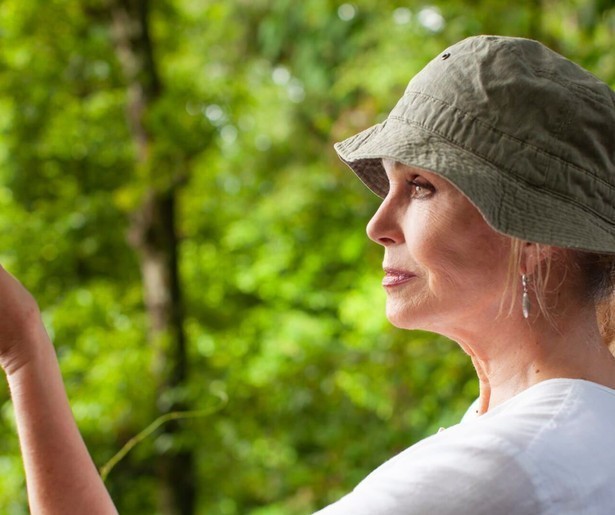 Joanna Lumley vervolgt in het nieuwe seizoen haar specerijenroute in Indonesië