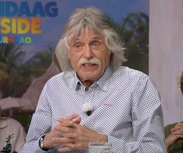 De TV van gisteren: VI-kijkers uiten felle kritiek op Johan Derksen in kwestie Dick Advocaat