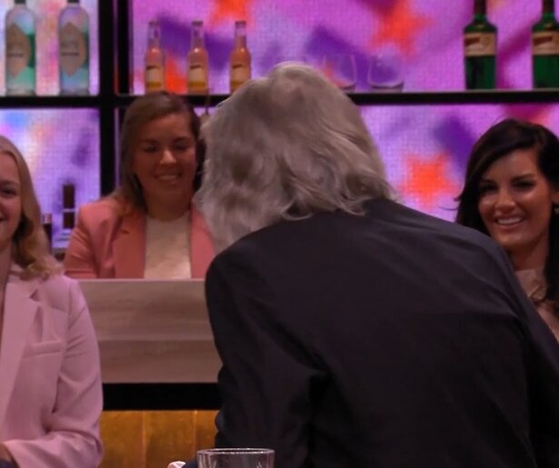 Video: vrouw in publiek Vandaag Inside trekt de aandacht