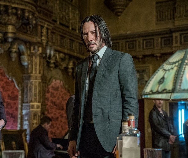 Keanu Reeves krijgt een hele horde bloeddorstige collega's achter zich aan in John Wick: Chapter 3 - Parabellum
