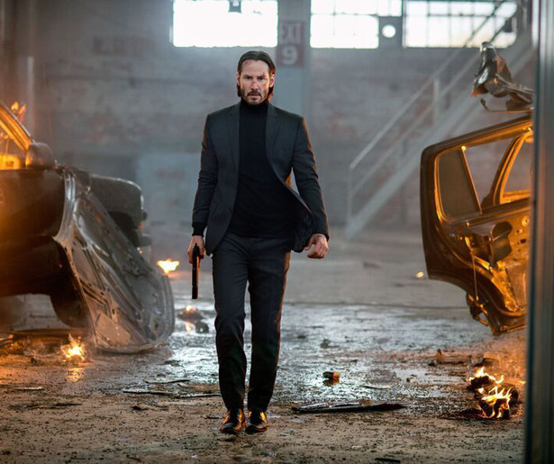 Iedereen lijkt het gemunt hebben op Keanu Reeves in John Wick: Chapter 3 - Parabellum