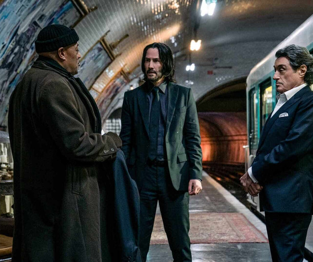 Keanu Reeves slaat nog steeds van zich af in actiethriller John Wick: Chapter 4