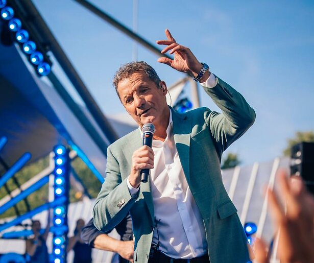 John de Bever en Francis van Broekhuizen vieren Koningsdag op Paleis Soestdijk