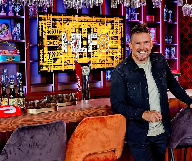 Johnny de Mol stopt als presentator bij HLF8
