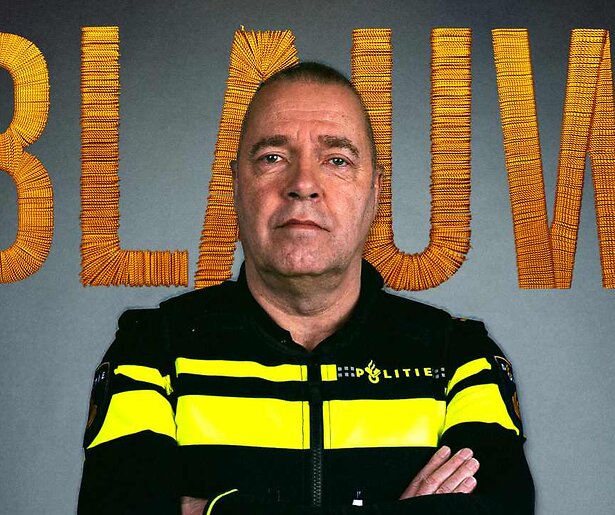 Agent John moet achter een explosie aan in slotaflevering Blauw
