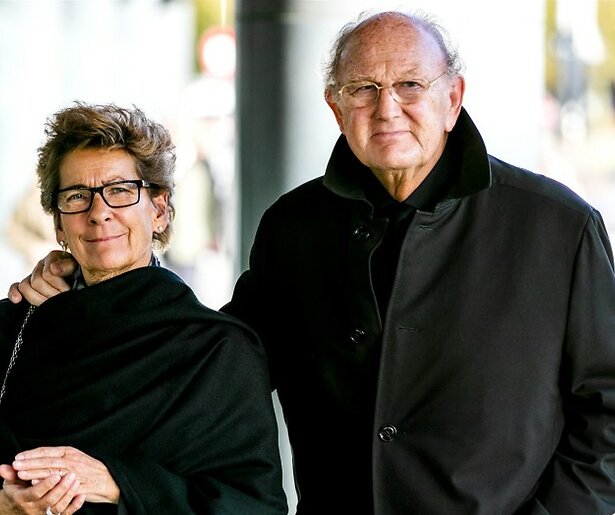 Joop van den Ende gedotterd vanwege gezondheidsproblemen