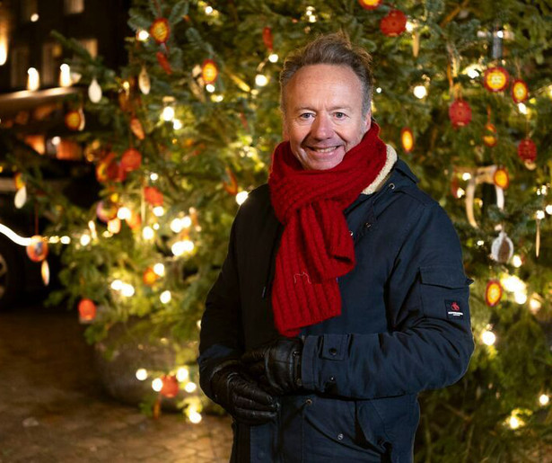 Joris Linssen is terug met een nieuw seizoen van Joris' Kerstboom op NPO 2