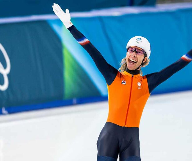Wat een held! Jorrit Bergsma pakt goud op de massastart