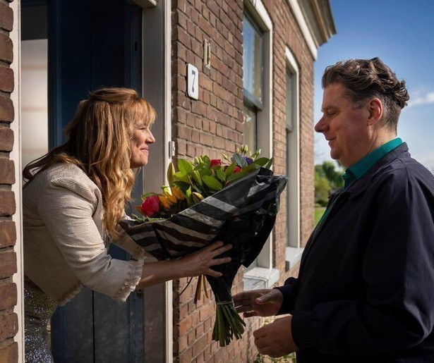 Diederik Ebbinge gaat op date met Lies Visschedijk in Jos