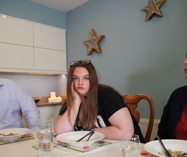 Te zware Evie wil zelfvertrouwen terug in Jouw Schuld Dat Ik Dik Ben