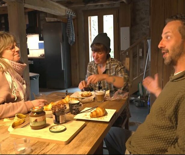 De TV van gisteren: Klimaatactivist Esther doet nogal wat stof opwaaien in Winter Vol Liefde