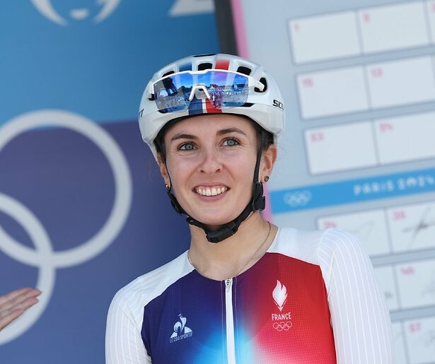 Juliette Labous hoopt indruk te maken tijdens de eerste bergrit van La Vuelta Femenina