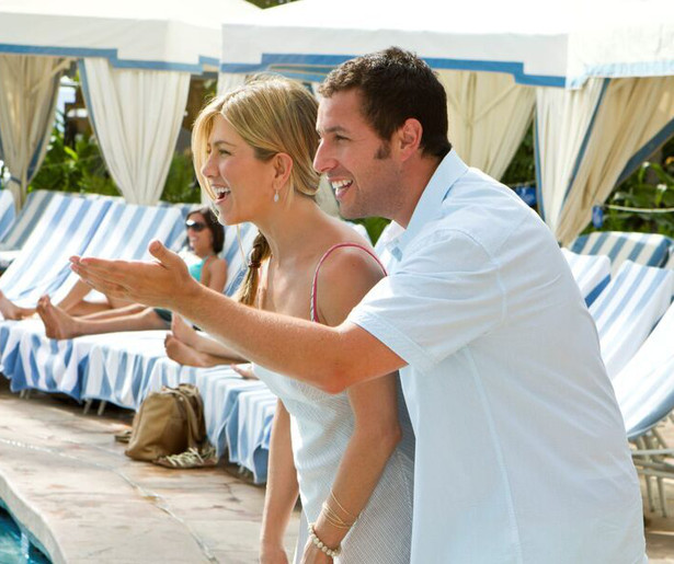 Adam Sandler doet alsof in Just Go with It