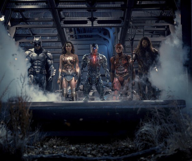 Superhelden bundelen hun krachten om de wereld te redden in Justice League