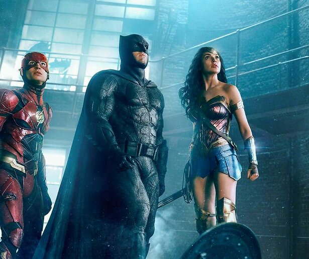 Ezra Miller, Ben Affleck en Gal Gadot beschermen in Justice League samen de wereld