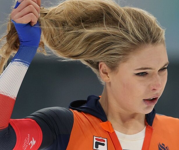 Mannen en vrouwen strijden tijdens WK Allround