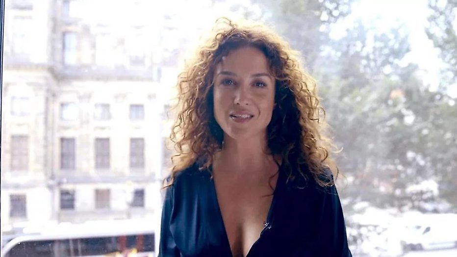 Katja Schuurman verrast met remake Ademnood Katja Schuurman verrast met remake Ademnood