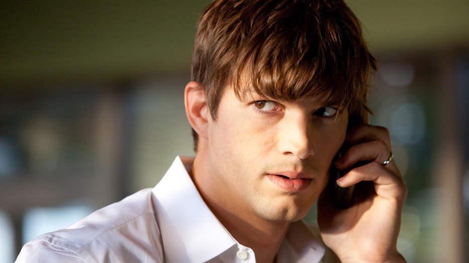 Ashton Kutcher heeft een ongebruikelijk beroep in actiecomedy Killers Ashton Kutcher heeft een ongebruikelijk beroep in actiecomedy Killers