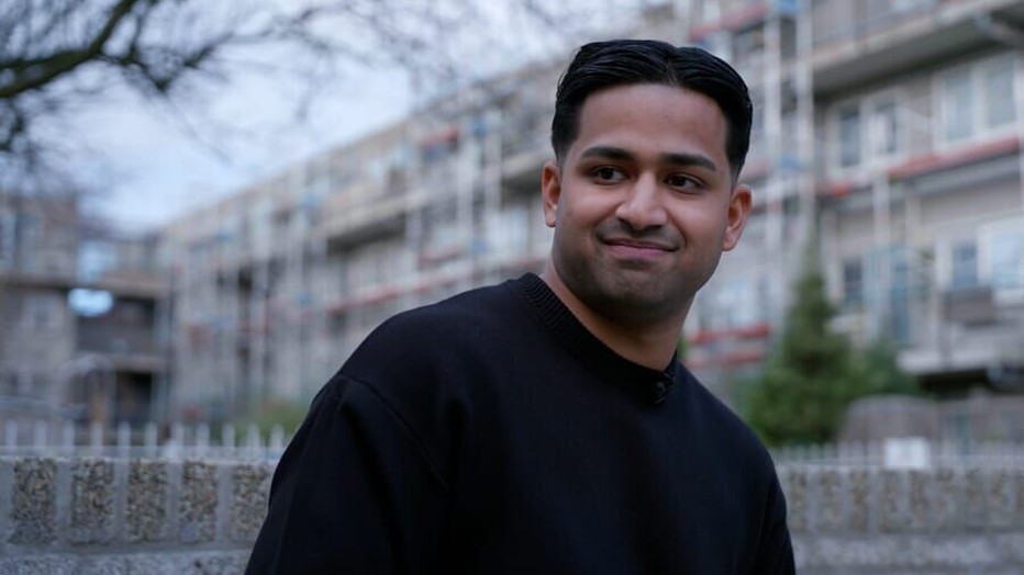 Jaïr van den Essenburg voor Kind van het Toeslagenschandaal Jaïr van den Essenburg voor Kind van het Toeslagenschandaal
