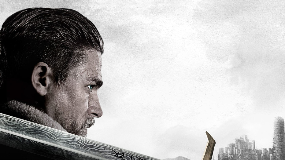 Charlie Hunnam in King Arthur: Legend of the Sword