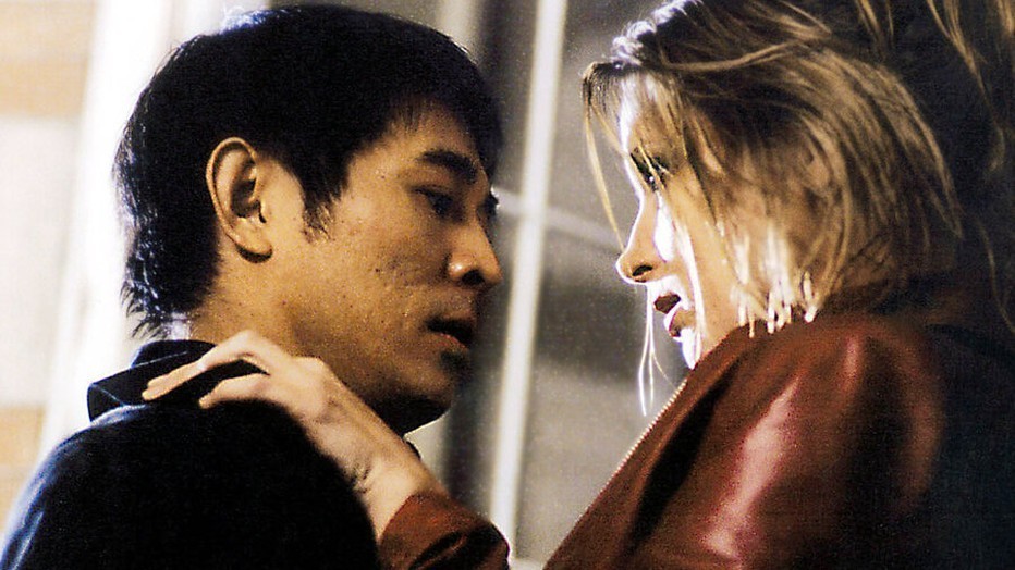 Jet Li en Bridget Fonda in Kiss of the Dragon Jet Li en Bridget Fonda in Kiss of the Dragon