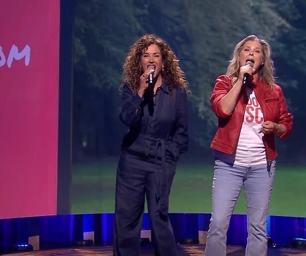 Katja Schuurman en Babette van Veen zingen aanranders streng toe in Even Tot Hier